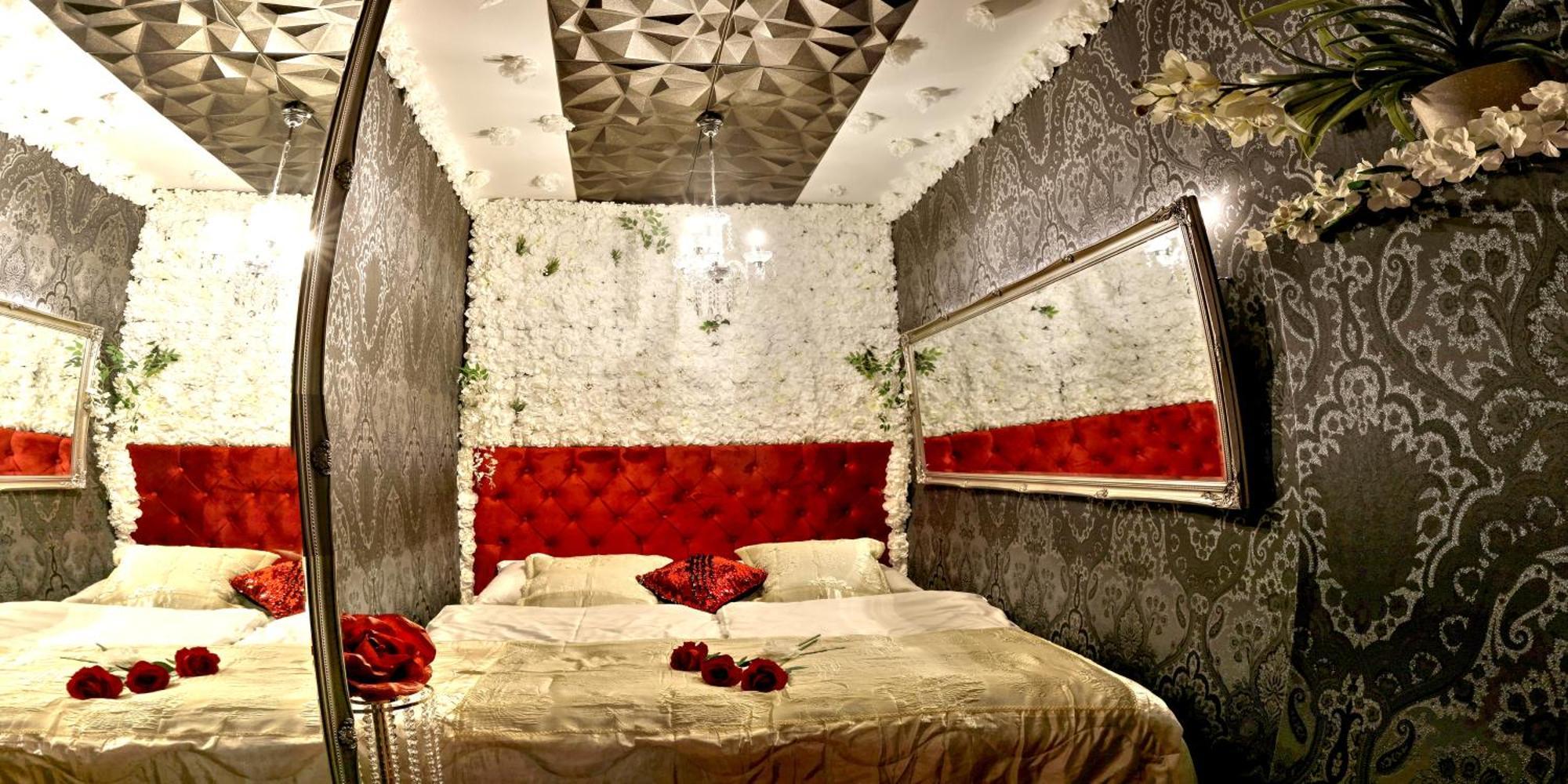 Ferrari Wellness Apartman パルドゥビツェ エクステリア 写真