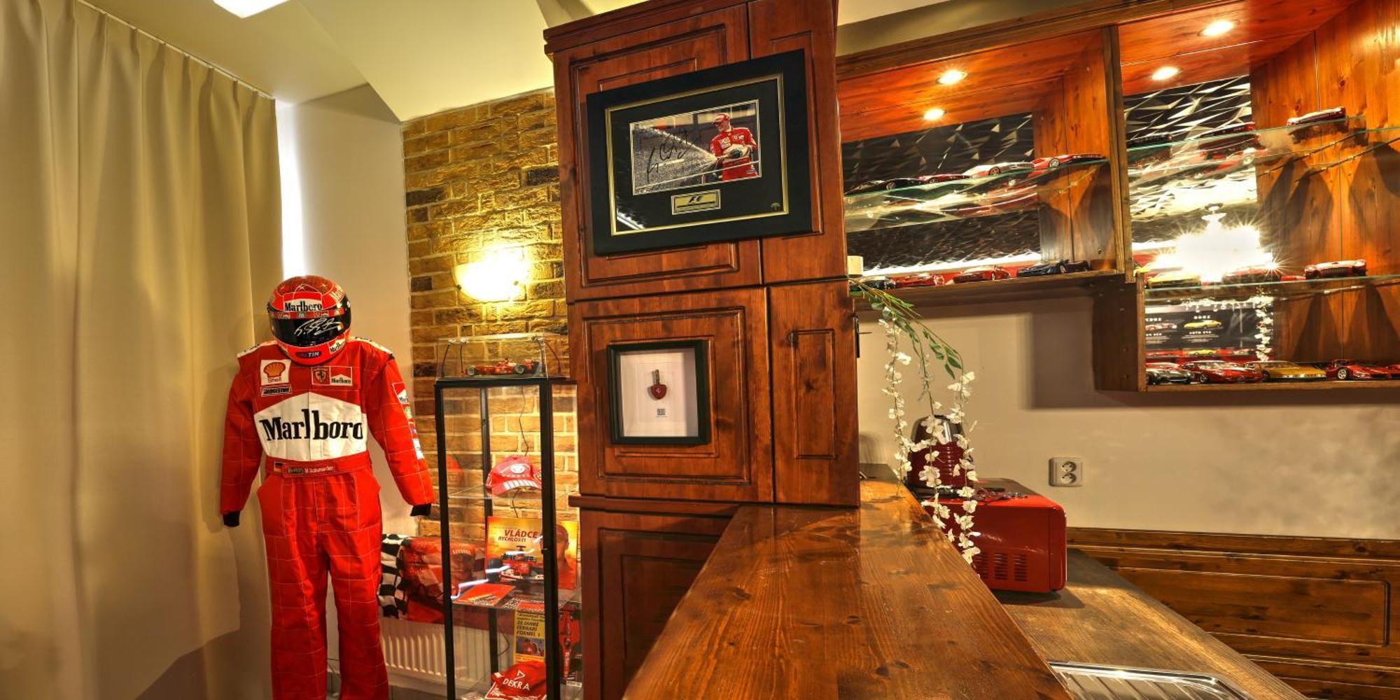 Ferrari Wellness Apartman パルドゥビツェ エクステリア 写真